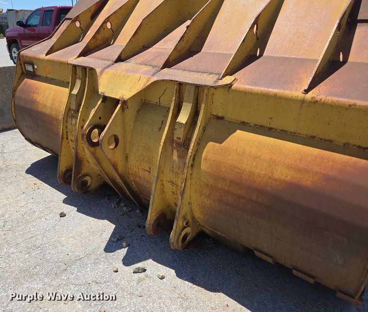 image for item EN2055 Caterpillar 256-0913 bucket