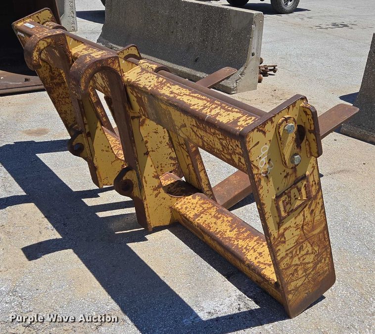 image for item EN2056 Caterpillar forks