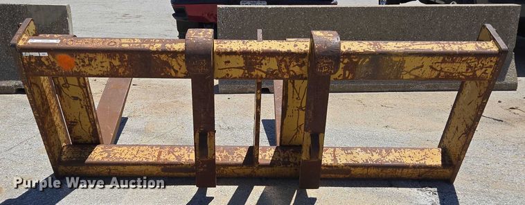 image for item EN2056 Caterpillar forks