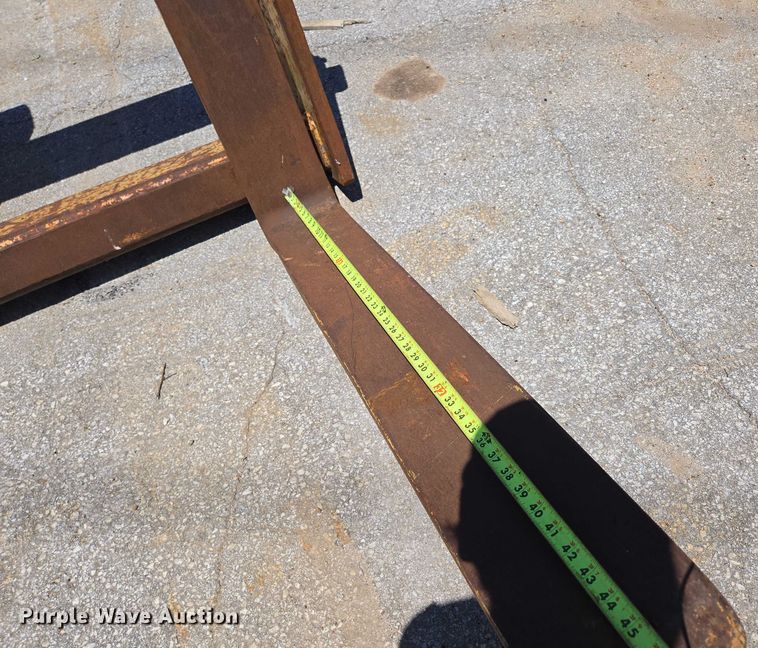 image for item EN2056 Caterpillar forks