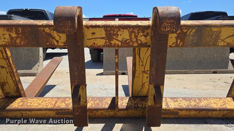 image for item EN2056 Caterpillar forks