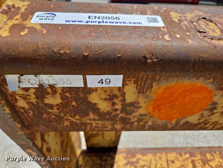 image for item EN2056 Caterpillar forks