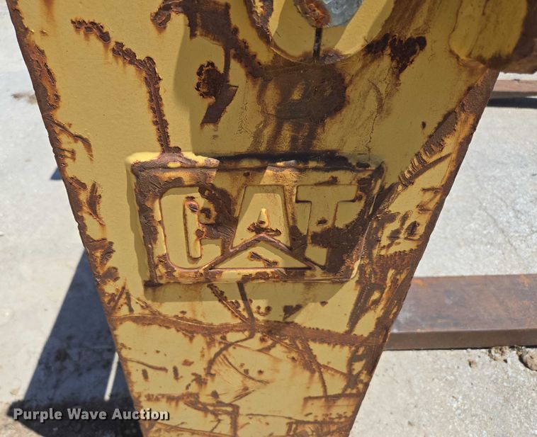 image for item EN2057 Caterpillar HO 844 C forks