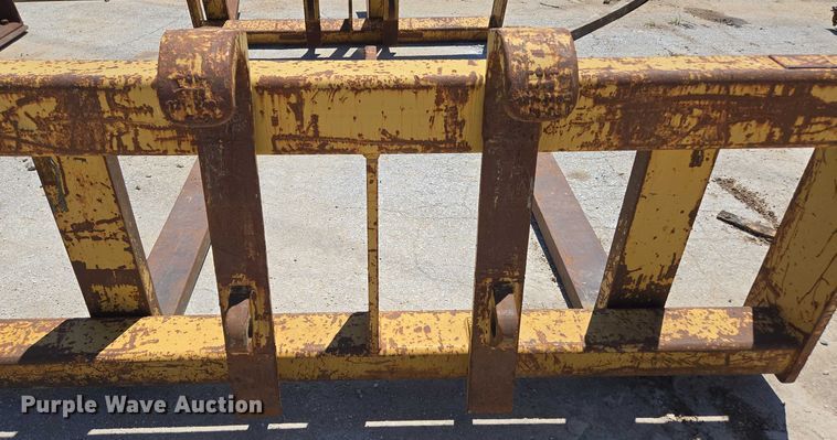 image for item EN2057 Caterpillar HO 844 C forks