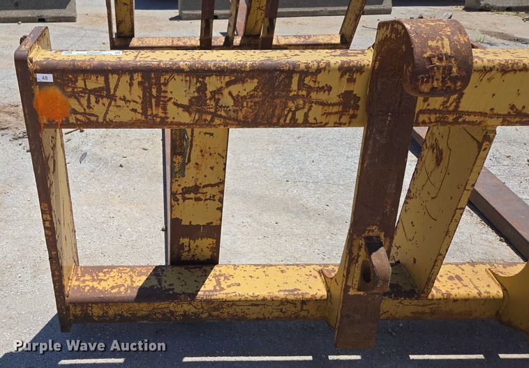 image for item EN2057 Caterpillar HO 844 C forks