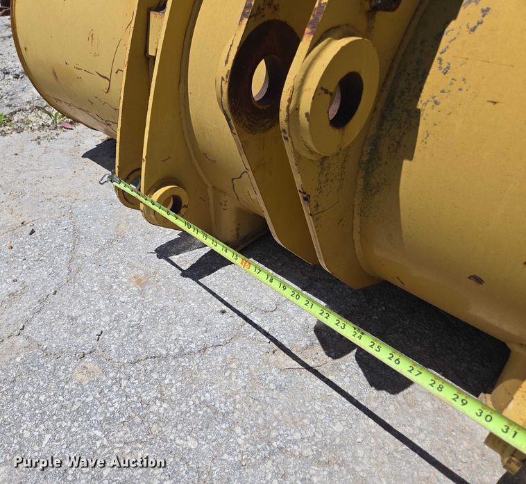 image for item EN2058 Caterpillar 112-1257 bucket