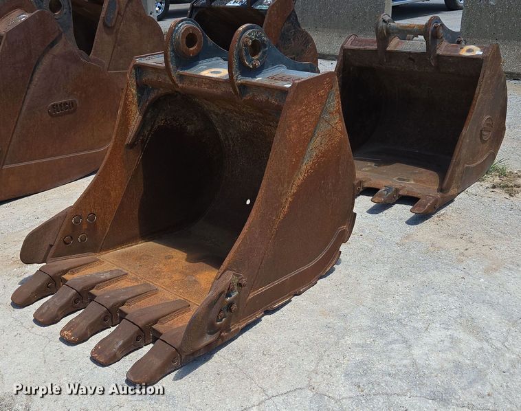 image for item EN2064 (2) excavator buckets