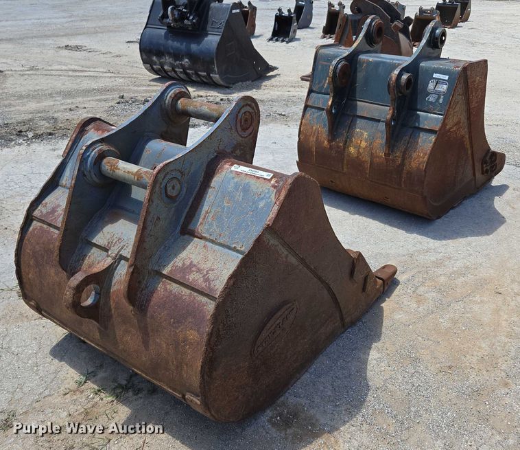 image for item EN2064 (2) excavator buckets