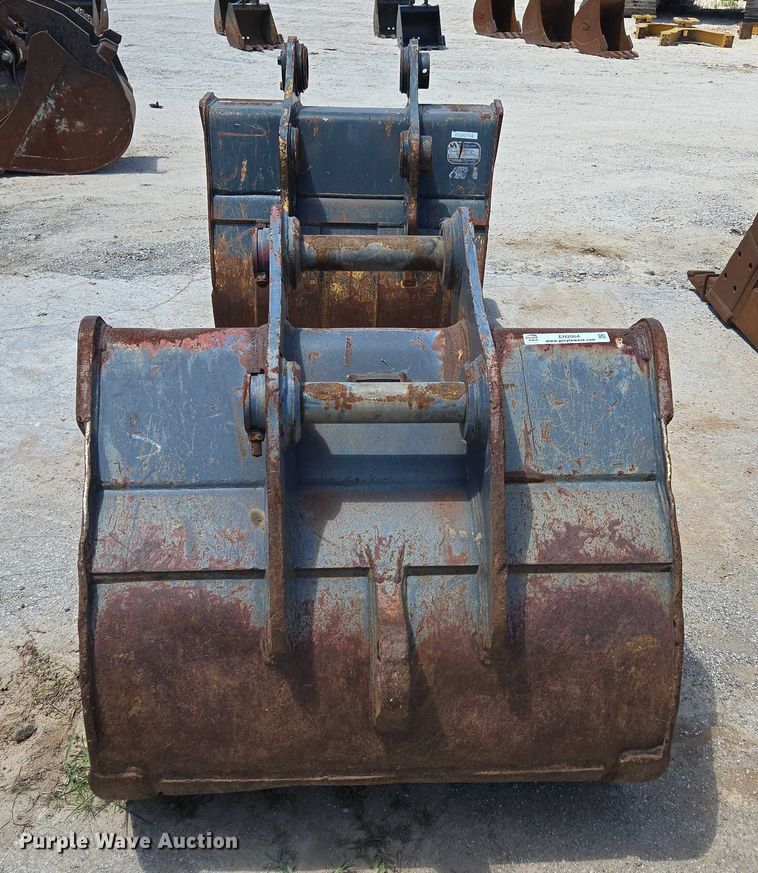 image for item EN2064 (2) excavator buckets