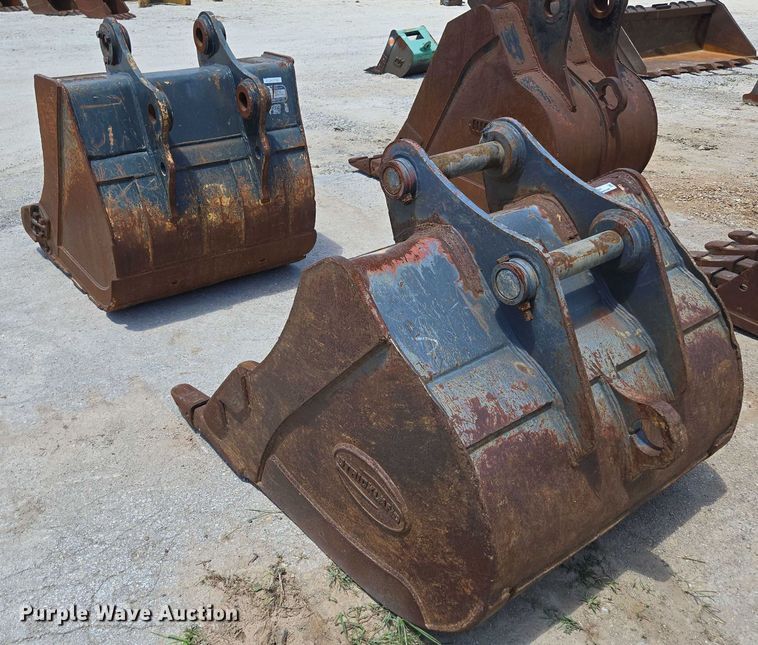 image for item EN2064 (2) excavator buckets