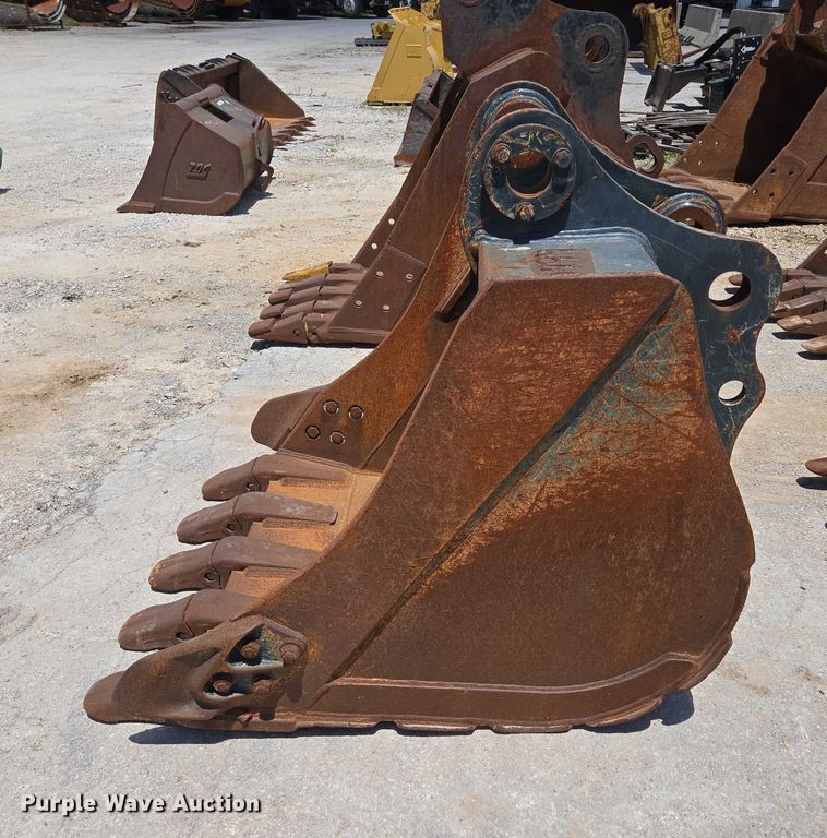 image for item EN2064 (2) excavator buckets
