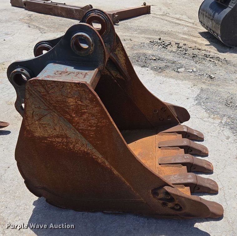 image for item EN2064 (2) excavator buckets