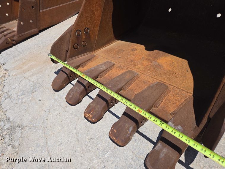 image for item EN2064 (2) excavator buckets