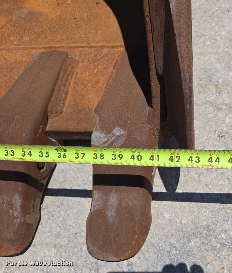 image for item EN2064 (2) excavator buckets