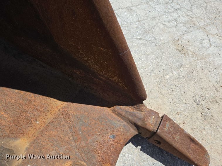 image for item EN2064 (2) excavator buckets