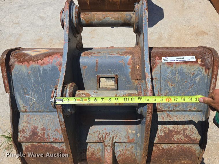 image for item EN2064 (2) excavator buckets