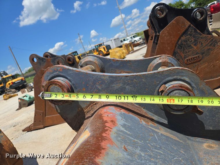 image for item EN2064 (2) excavator buckets