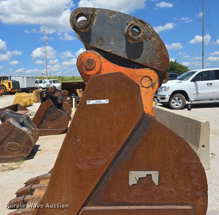 image for item EN2065 Jones excavator bucket