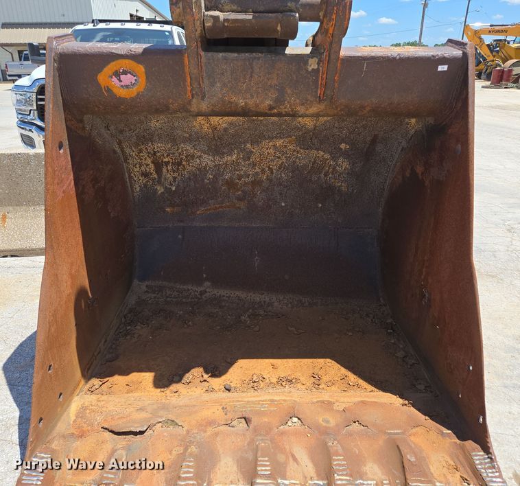 image for item EN2065 Jones excavator bucket