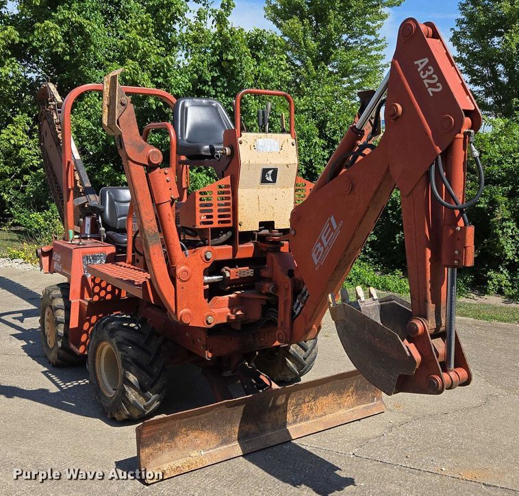 image for item EN2066 1998 Ditch Witch 3700DD trencher
