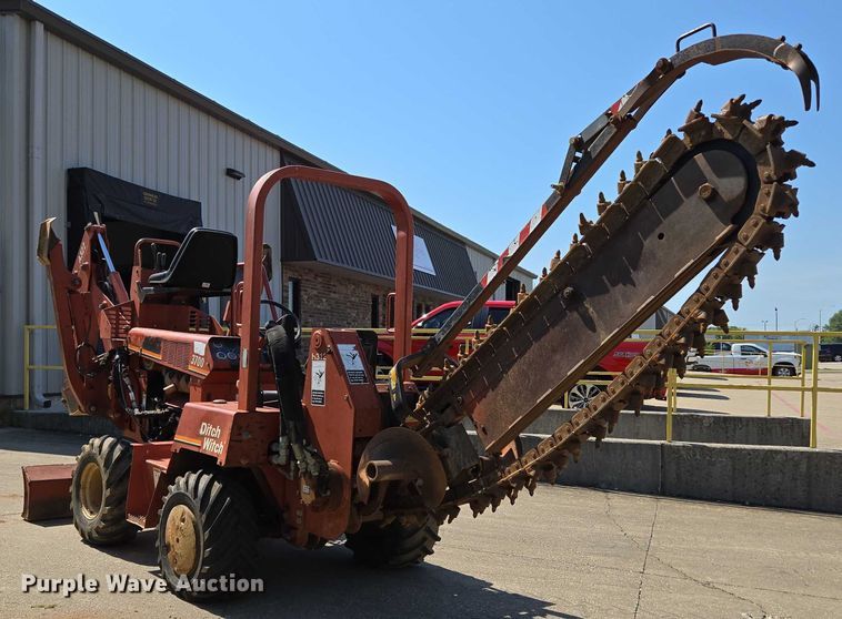 image for item EN2066 1998 Ditch Witch 3700DD trencher