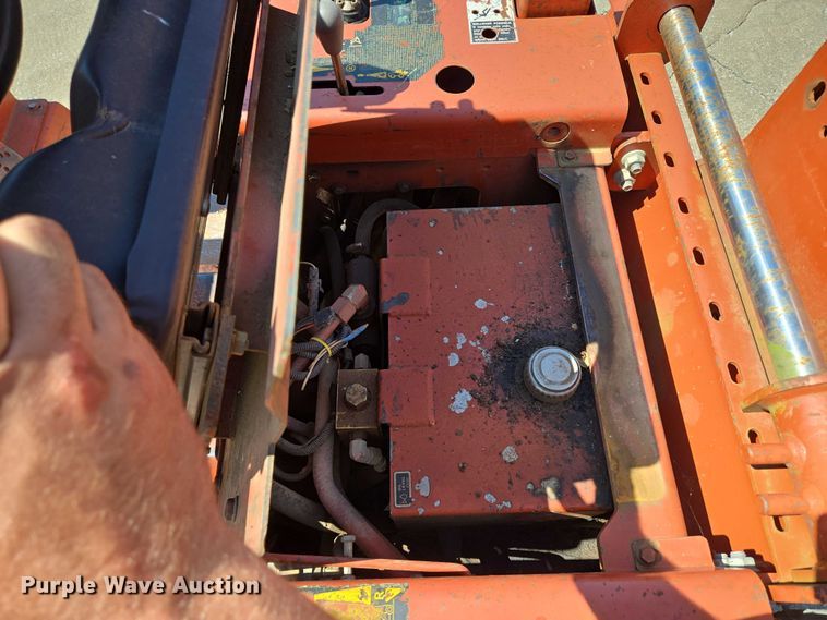 image for item EN2066 1998 Ditch Witch 3700DD trencher