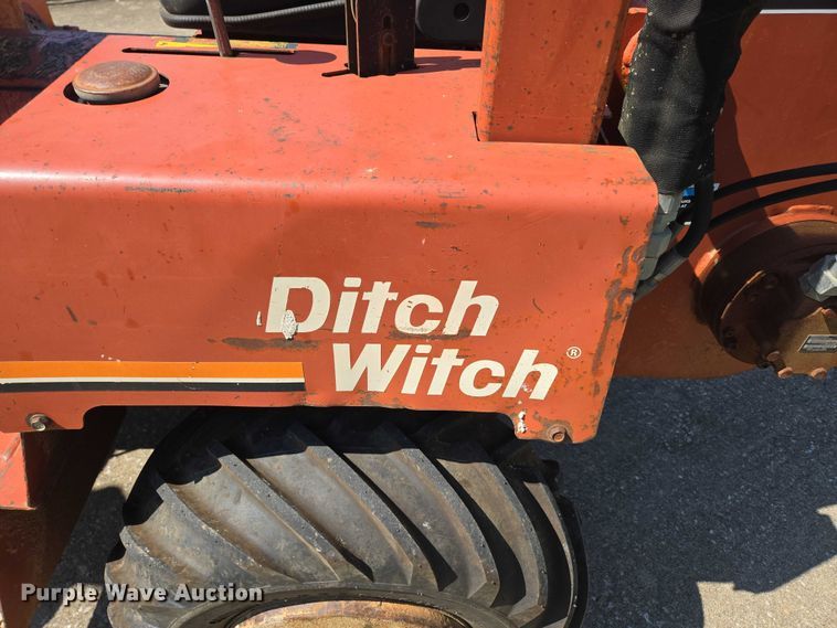 image for item EN2066 1998 Ditch Witch 3700DD trencher