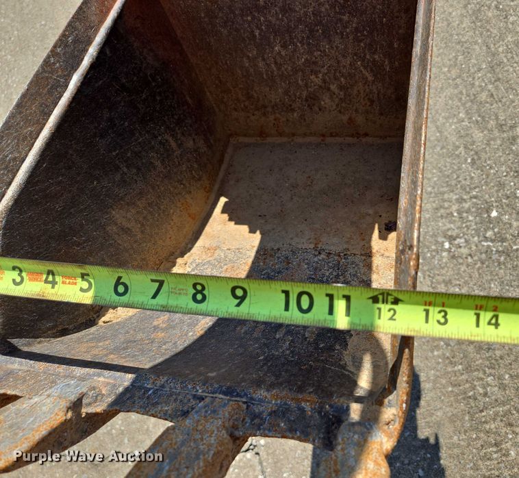 image for item EN2066 1998 Ditch Witch 3700DD trencher