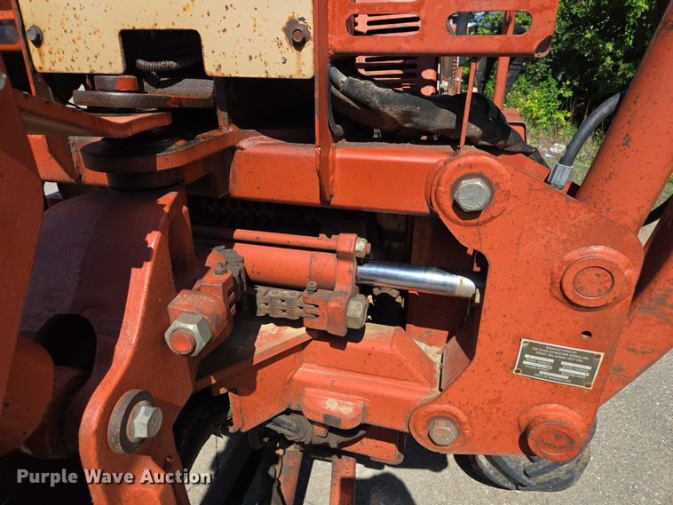 image for item EN2066 1998 Ditch Witch 3700DD trencher