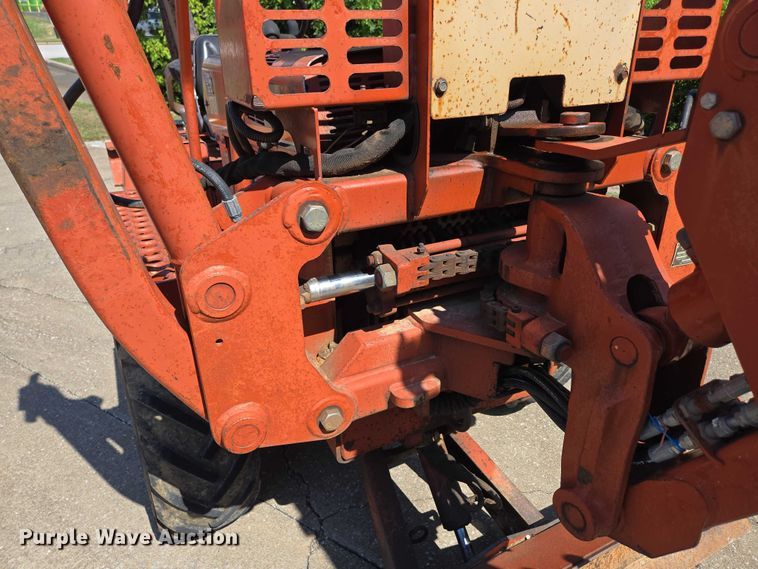 image for item EN2066 1998 Ditch Witch 3700DD trencher
