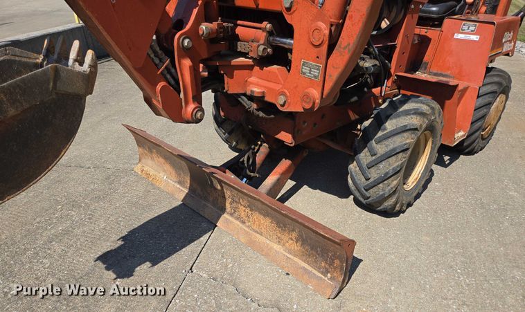 image for item EN2066 1998 Ditch Witch 3700DD trencher
