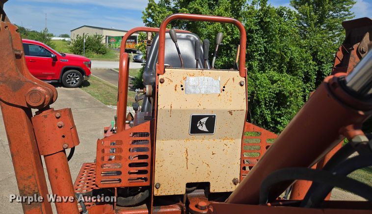 image for item EN2066 1998 Ditch Witch 3700DD trencher