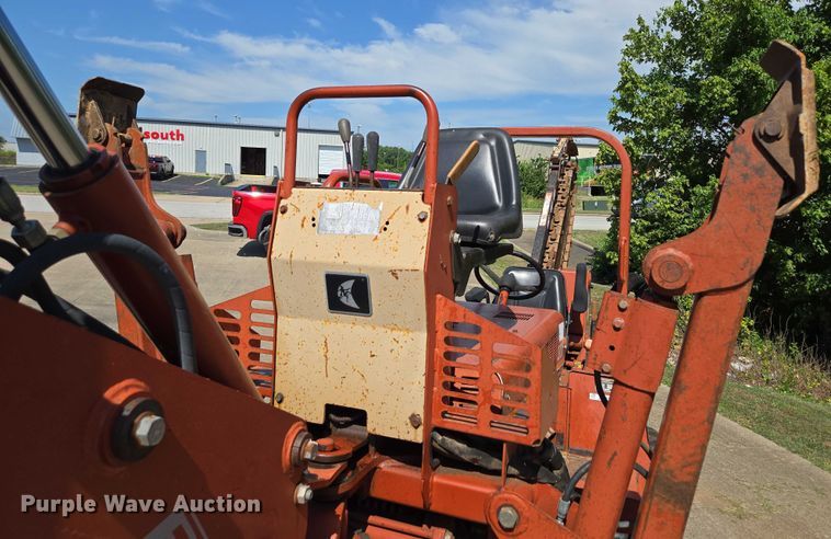 image for item EN2066 1998 Ditch Witch 3700DD trencher