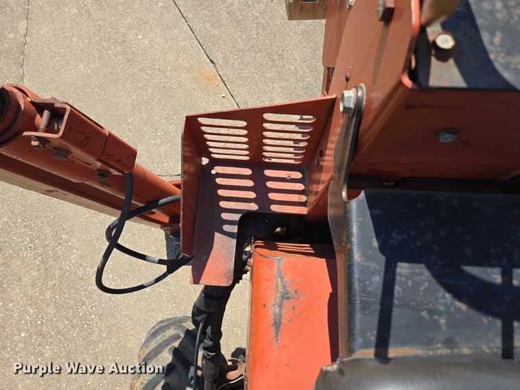 image for item EN2066 1998 Ditch Witch 3700DD trencher