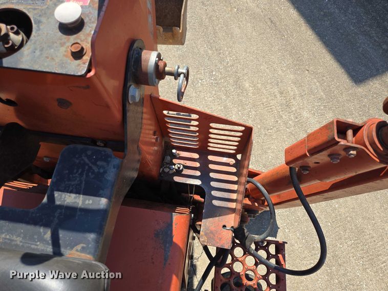 image for item EN2066 1998 Ditch Witch 3700DD trencher