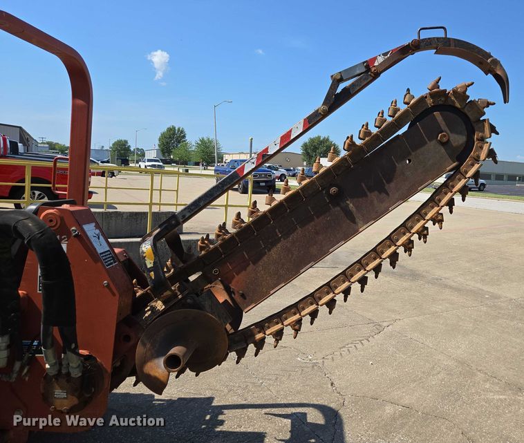 image for item EN2066 1998 Ditch Witch 3700DD trencher