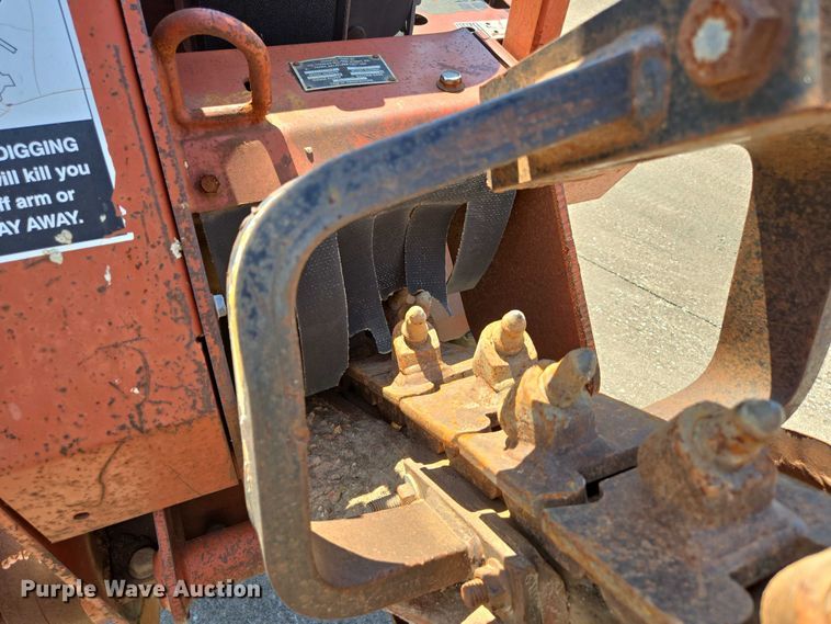 image for item EN2066 1998 Ditch Witch 3700DD trencher