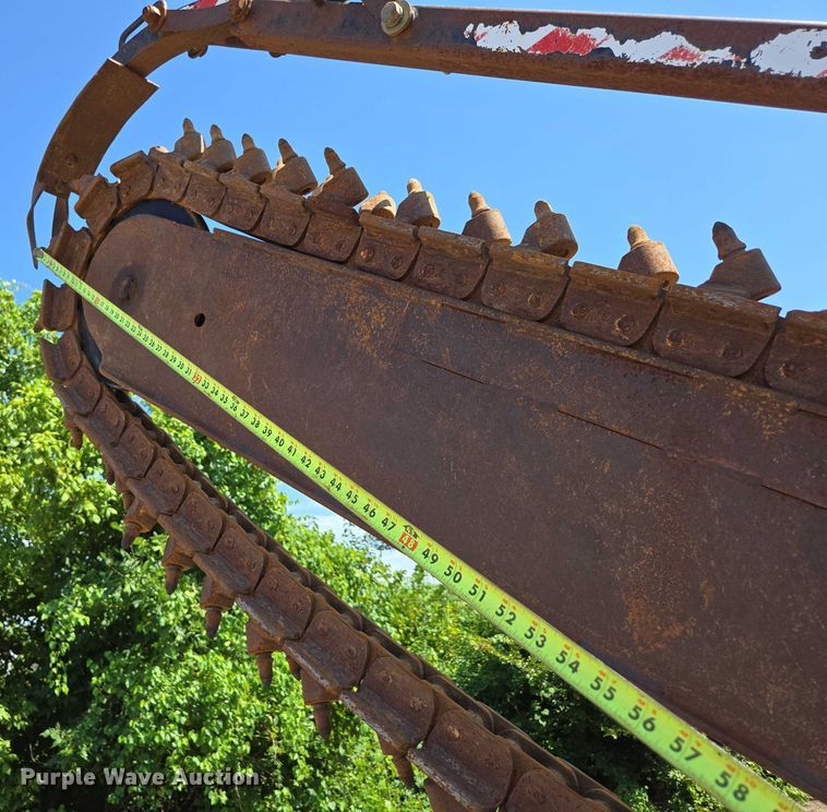 image for item EN2066 1998 Ditch Witch 3700DD trencher