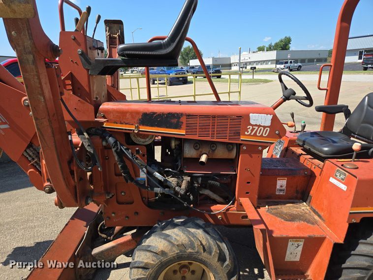 image for item EN2066 1998 Ditch Witch 3700DD trencher
