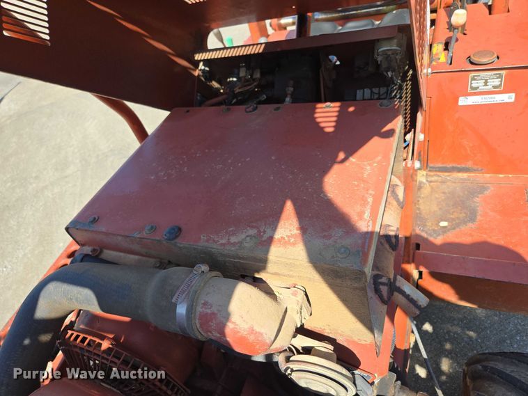 image for item EN2066 1998 Ditch Witch 3700DD trencher