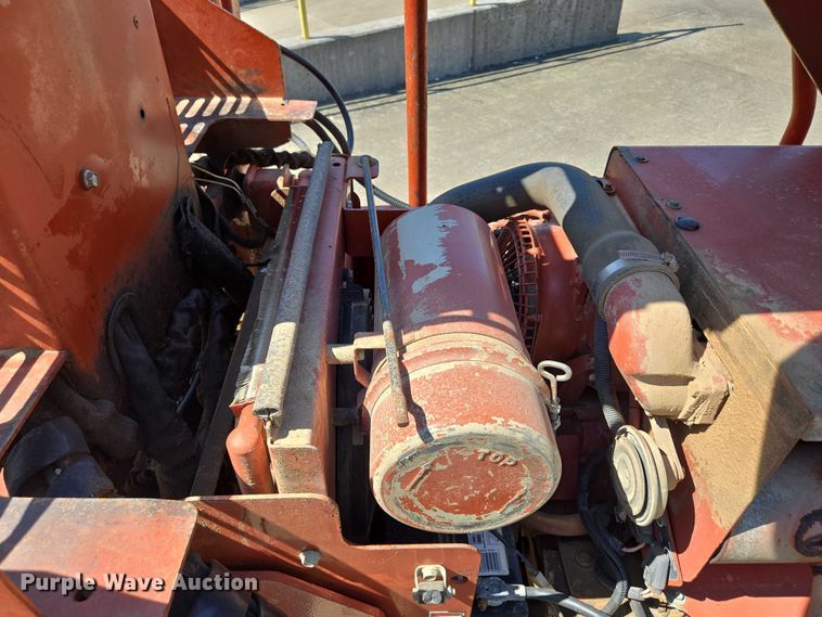 image for item EN2066 1998 Ditch Witch 3700DD trencher