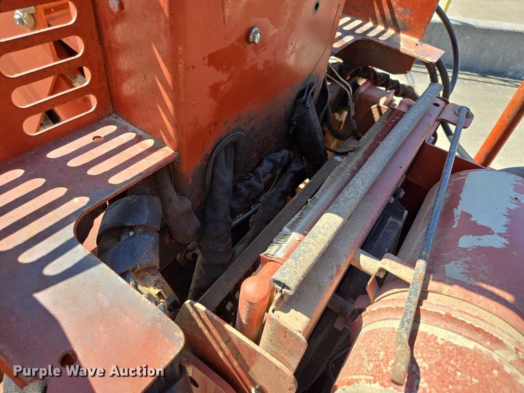 image for item EN2066 1998 Ditch Witch 3700DD trencher