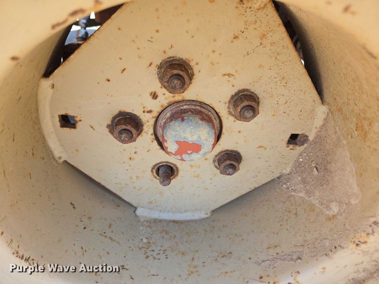 image for item EN2066 1998 Ditch Witch 3700DD trencher