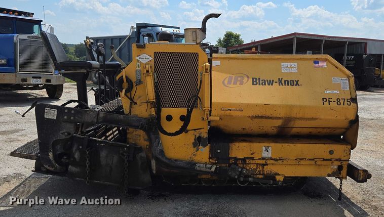 image for item EN2067 Blaw-Knox PF-875 paver