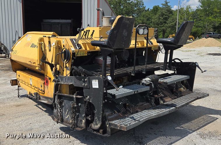 image for item EN2067 Blaw-Knox PF-875 paver