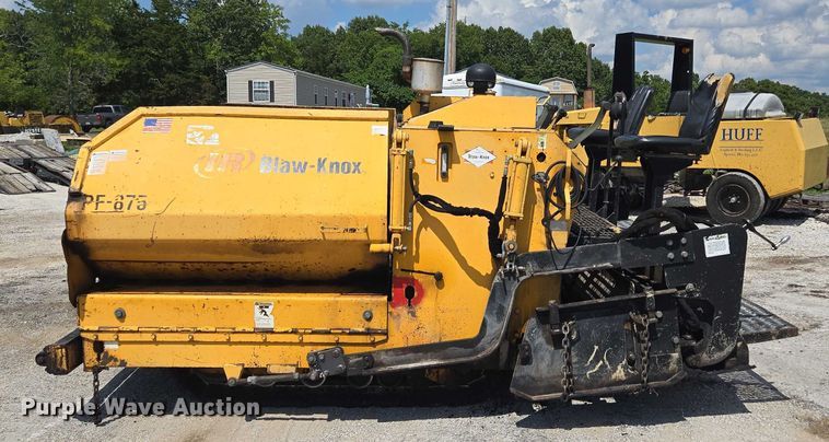 image for item EN2067 Blaw-Knox PF-875 paver