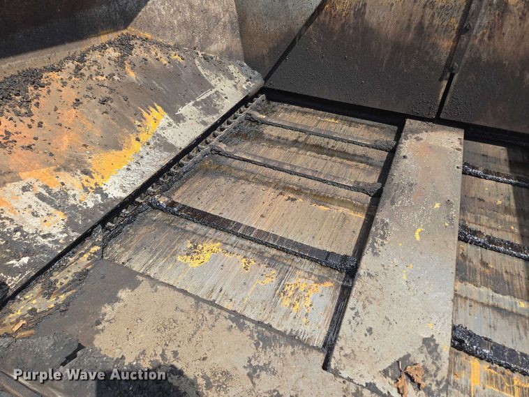 image for item EN2067 Blaw-Knox PF-875 paver