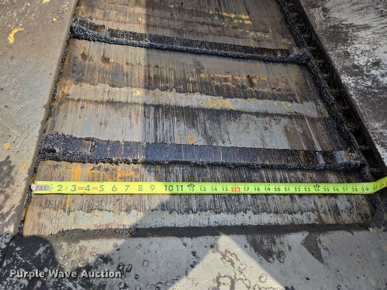 image for item EN2067 Blaw-Knox PF-875 paver