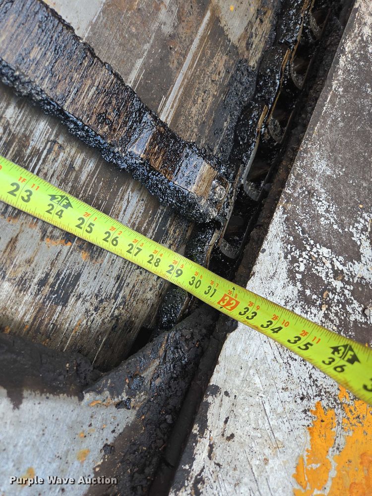 image for item EN2067 Blaw-Knox PF-875 paver