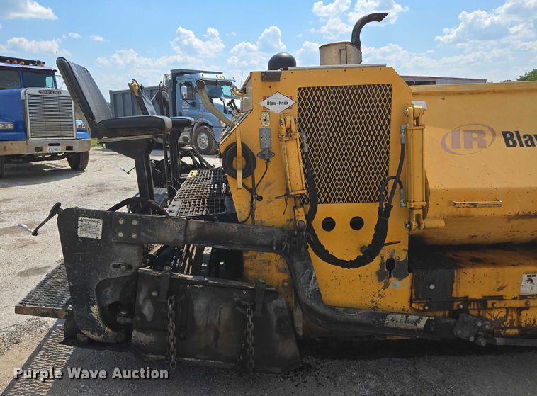 image for item EN2067 Blaw-Knox PF-875 paver